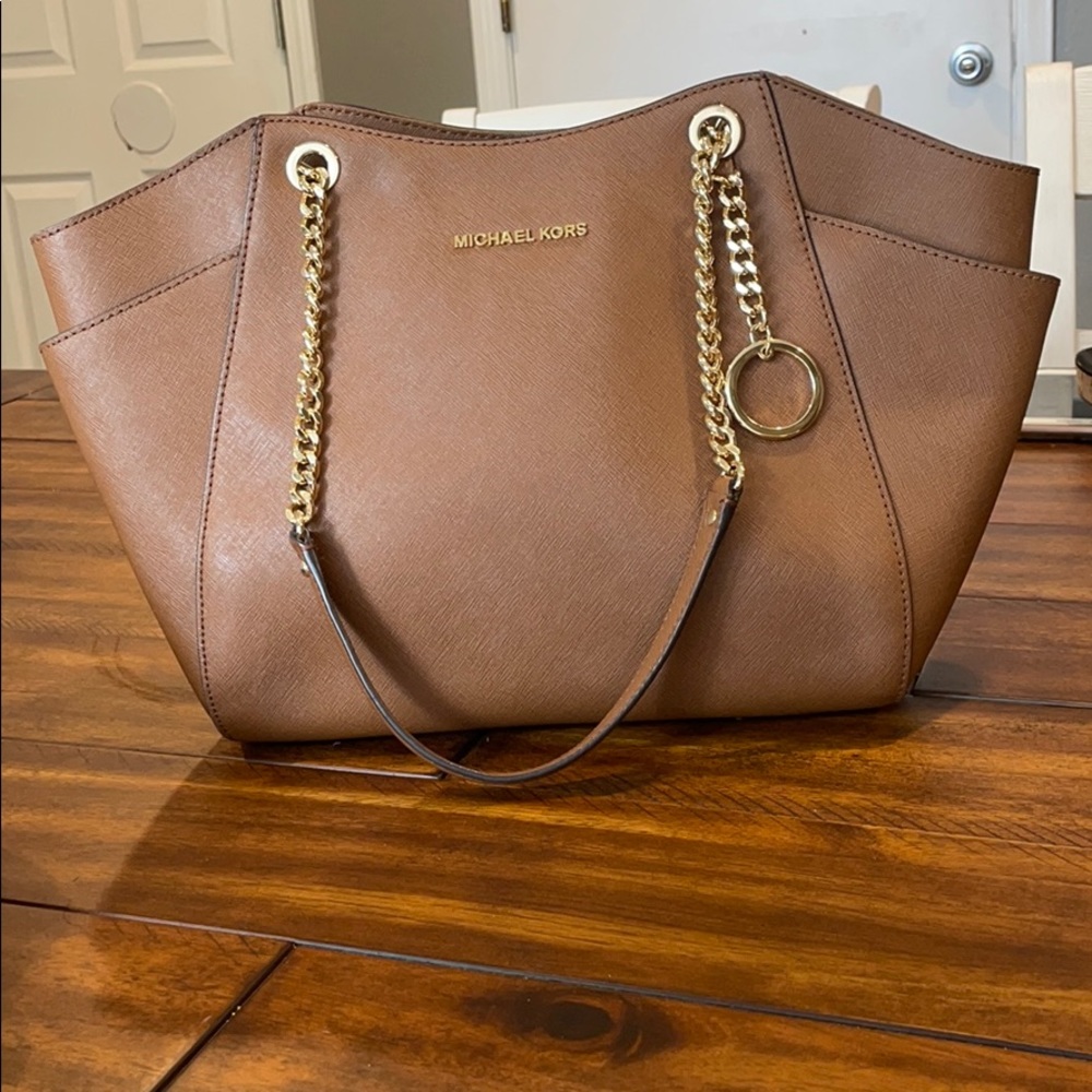 Micheal Kors purse